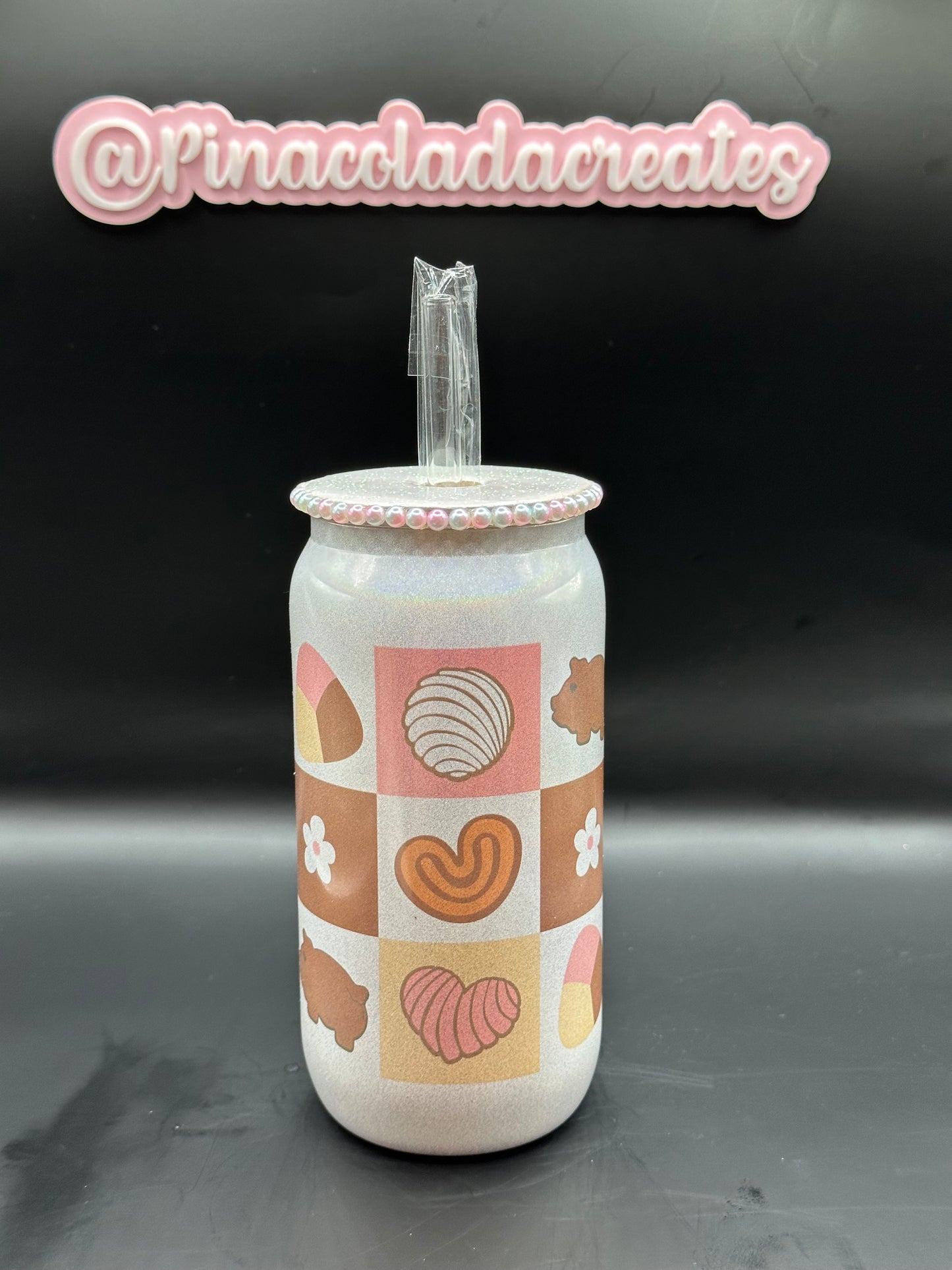 Concha Glitter Glass Can
